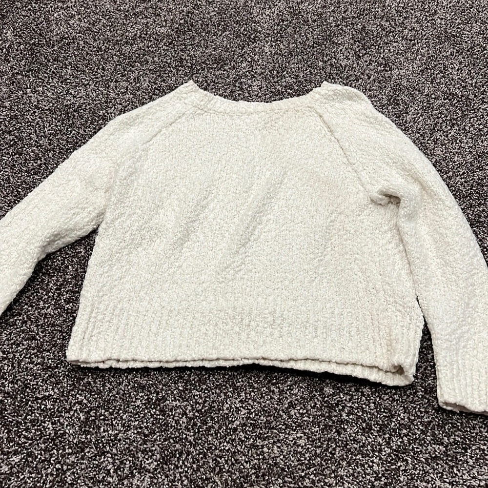 Cream/white sweater